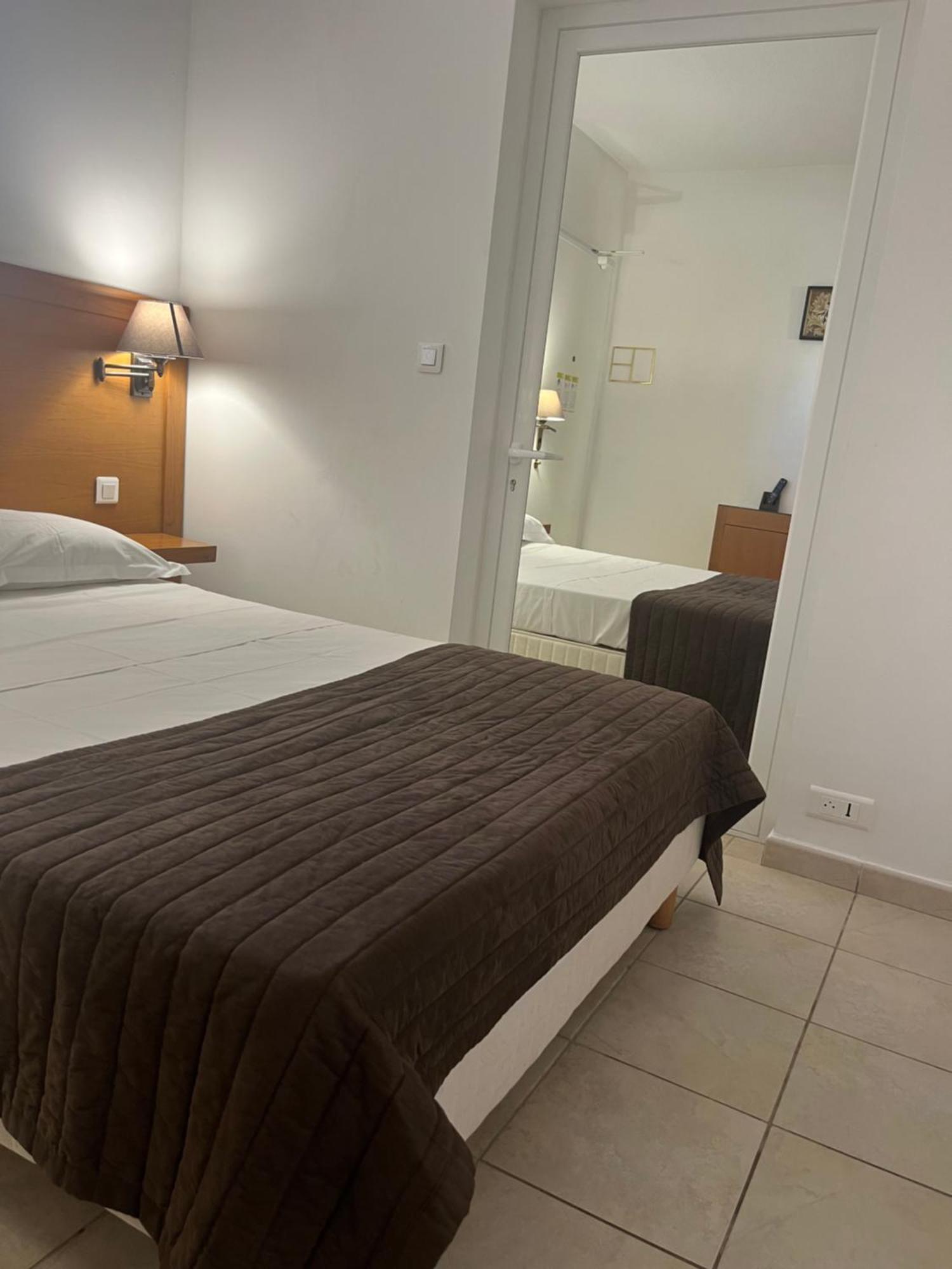 Hotel Lilium Maris Tizzano Buitenkant foto